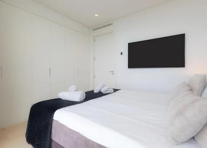 422 Euc Palo Alto Three Bedroom Sea View * Marbella