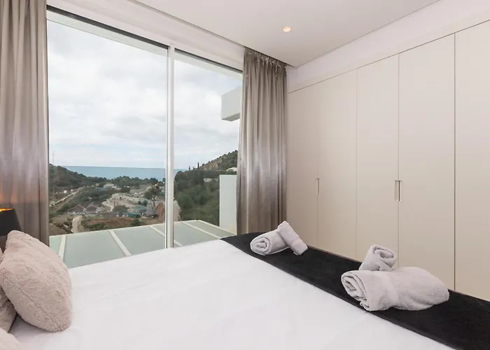 422 Euc Palo Alto Three Bedroom Sea View * Марбелья