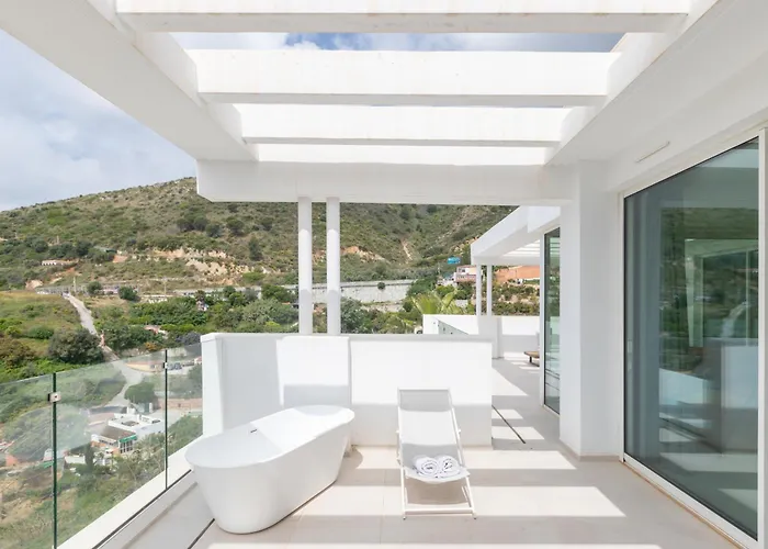 422 Euc Palo Alto Three Bedroom Sea View Марбелья